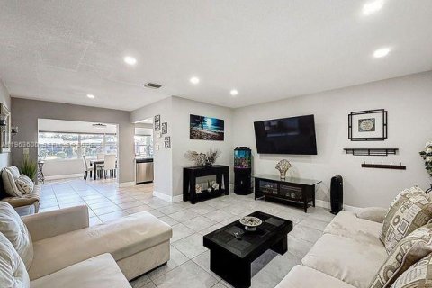 Villa ou maison à vendre à Tamarac, Floride: 2 chambres № 2027230 - photo 11