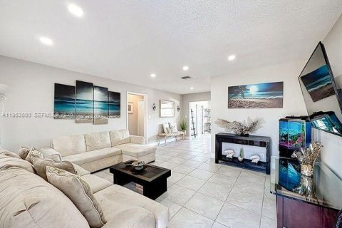 Villa ou maison à vendre à Tamarac, Floride: 2 chambres № 2027230 - photo 13