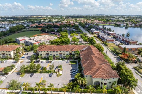 Condo in Miami, Florida, 3 bedrooms  № 1944971 - photo 21