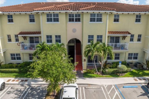 Condo in Miami, Florida, 3 bedrooms  № 1944971 - photo 18