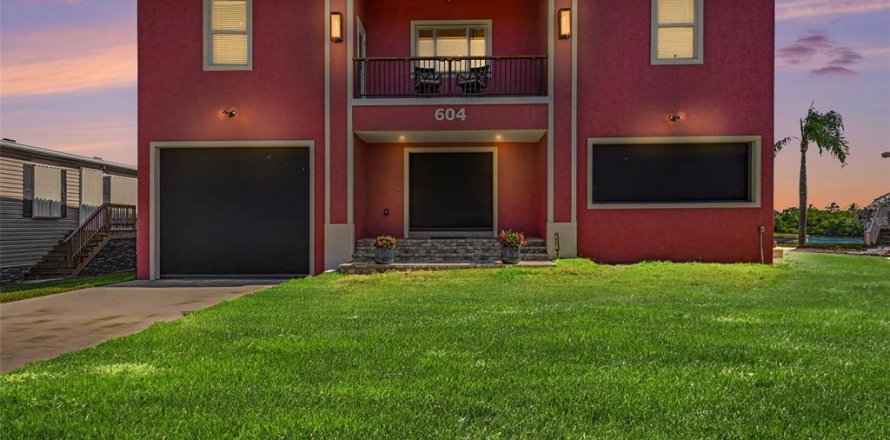 Villa ou maison à Punta Gorda, Floride 3 chambres, 166.57 m2 № 2215058