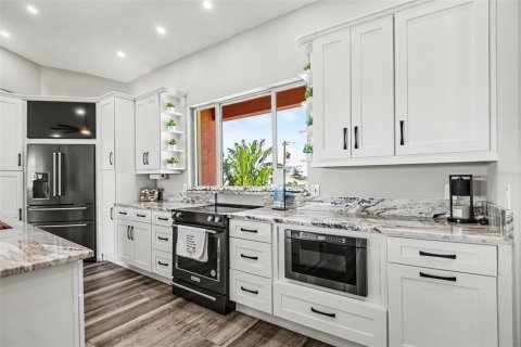 Villa ou maison à vendre à Punta Gorda, Floride: 3 chambres, 166.57 m2 № 2215058 - photo 8