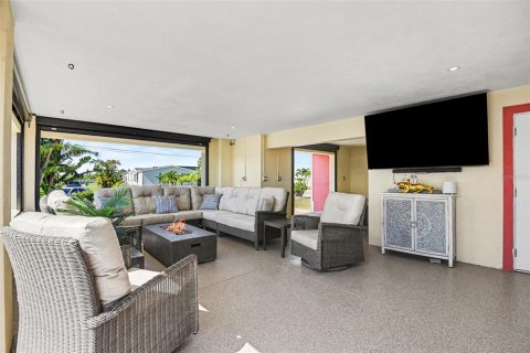 Villa ou maison à vendre à Punta Gorda, Floride: 3 chambres, 166.57 m2 № 2215058 - photo 19