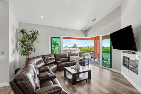 Villa ou maison à vendre à Punta Gorda, Floride: 3 chambres, 166.57 m2 № 2215058 - photo 3
