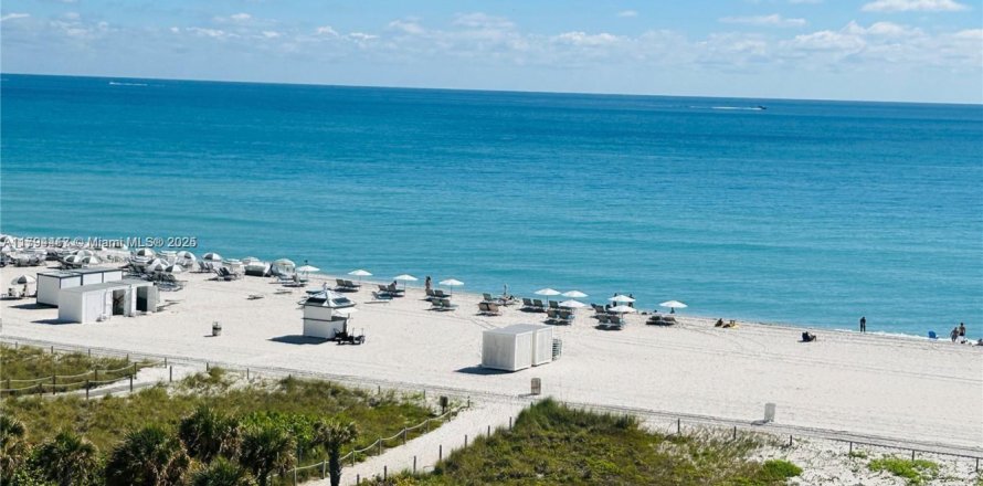 Condominio en Miami Beach, Florida, 2 dormitorios № 1711307
