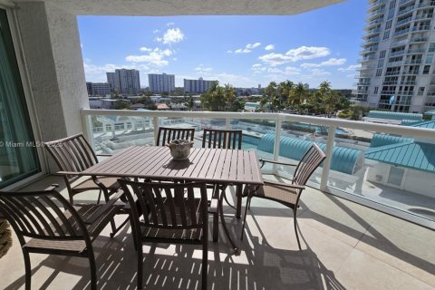 Condominio en venta en Sunny Isles Beach, Florida, 3 dormitorios, 217.39 m2 № 1763687 - foto 3