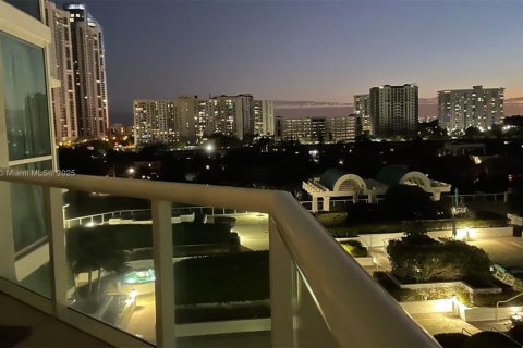 Condominio en venta en Sunny Isles Beach, Florida, 3 dormitorios, 217.39 m2 № 1763687 - foto 25