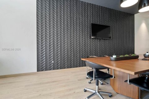 Condo in Miami, Florida, 1 bedroom  № 2063652 - photo 2