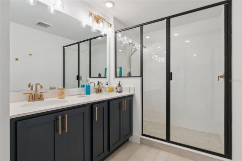 Townhouse in Winter Garden, Florida 3 bedrooms, 192.49 sq.m. № 2376844 - photo 5