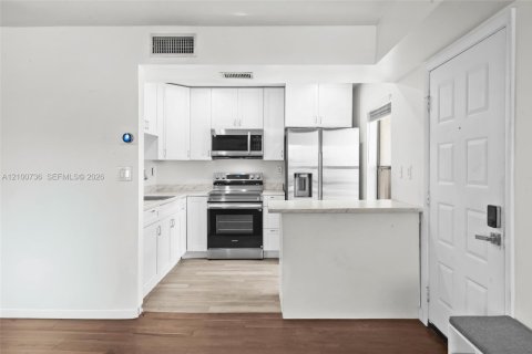 Copropriété à vendre à Pembroke Pines, Floride: 2 chambres, 79.9 m2 № 2412205 - photo 14
