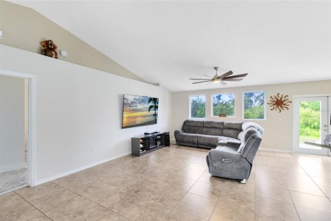 Casa en venta en Osteen, Florida, 4 dormitorios, 207.73 m2 № 1806906 - foto 12