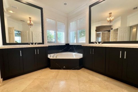 House in Lake Worth, Florida 4 bedrooms, 264.68 sq.m. № 1926166 - photo 5