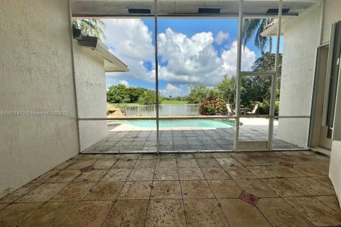 House in Lake Worth, Florida 4 bedrooms, 264.68 sq.m. № 1926166 - photo 6