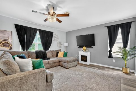 House in Plant City, Florida 4 bedrooms, 216.28 sq.m. № 1884625 - photo 5
