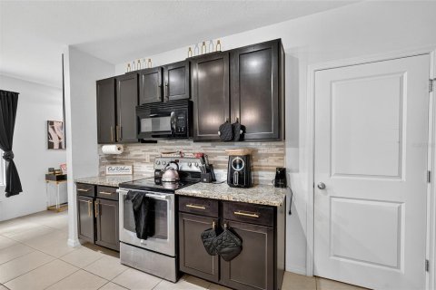 House in Plant City, Florida 4 bedrooms, 216.28 sq.m. № 1884625 - photo 9