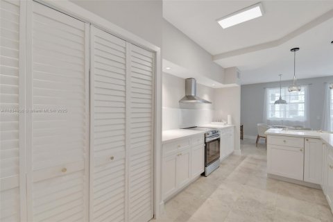 Copropriété à vendre à Aventura, Floride: 2 chambres, 95.13 m2 № 1817611 - photo 30