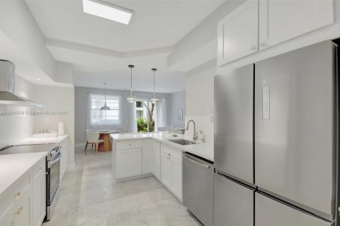 Copropriété à vendre à Aventura, Floride: 2 chambres, 95.13 m2 № 1817611 - photo 12