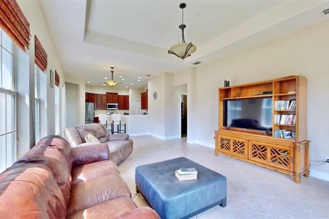House in Apollo Beach, Florida 3 bedrooms, 189.71 sq.m. № 1556560 - photo 6