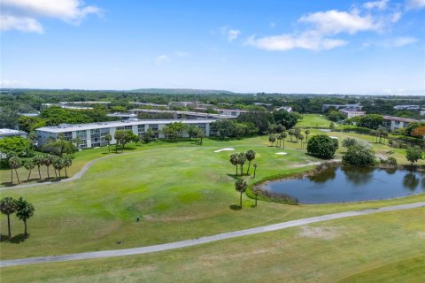 Condominio en venta en Coconut Creek, Florida, 2 dormitorios, 107.95 m2 № 2246572 - foto 8