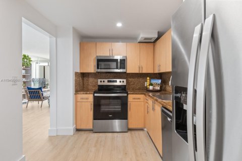 Copropriété à louer à Sunny Isles Beach, Floride: 2 chambres, 126.07 m2 № 2000103 - photo 5