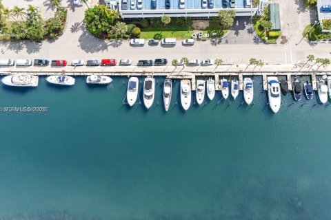 Copropriété à louer à Sunny Isles Beach, Floride: 2 chambres, 126.07 m2 № 2000103 - photo 21
