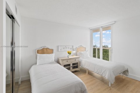 Copropriété à louer à Sunny Isles Beach, Floride: 2 chambres, 126.07 m2 № 2000103 - photo 12