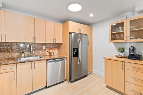 Copropriété à louer à Sunny Isles Beach, Floride: 2 chambres, 126.07 m2 № 2000103 - photo 6