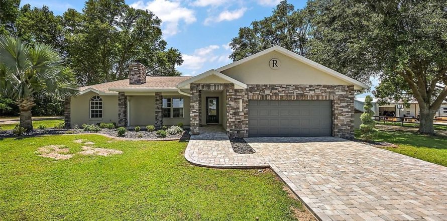 House in Summerfield, Florida 3 bedrooms, 147.53 sq.m. № 1785068