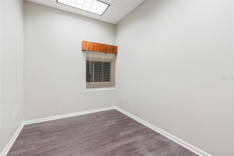 Propiedad comercial en venta en Orlando, Florida, 247.68 m2 № 2132876 - foto 13