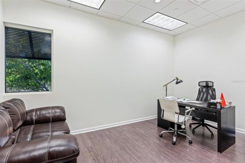 Propiedad comercial en venta en Orlando, Florida, 247.68 m2 № 2132876 - foto 23