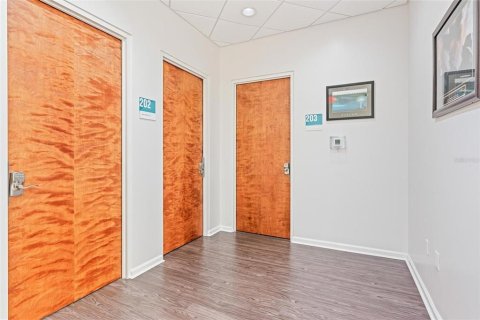 Propiedad comercial en venta en Orlando, Florida, 247.68 m2 № 2132876 - foto 10