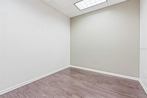 Propiedad comercial en venta en Orlando, Florida, 247.68 m2 № 2132876 - foto 15