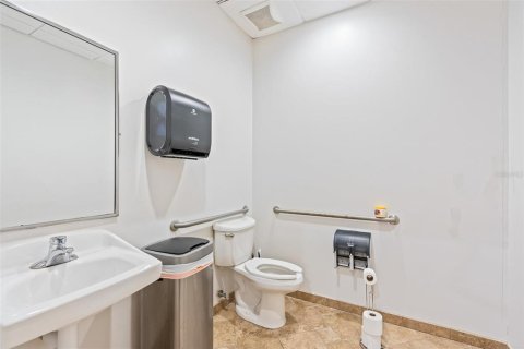 Propiedad comercial en venta en Orlando, Florida, 247.68 m2 № 2132876 - foto 20