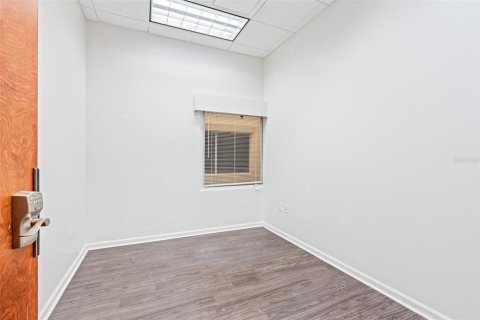Propiedad comercial en venta en Orlando, Florida, 247.68 m2 № 2132876 - foto 14