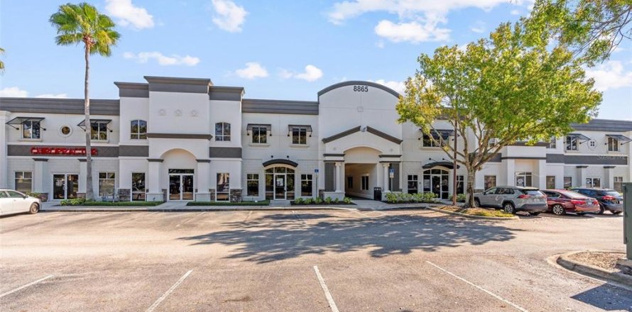 Propiedad comercial en Orlando, Florida 247.68 m2 № 2132876