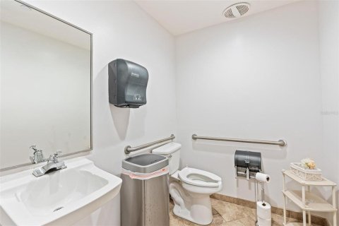 Propiedad comercial en venta en Orlando, Florida, 247.68 m2 № 2132876 - foto 21