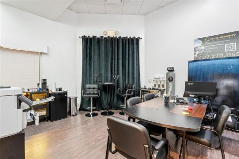 Propiedad comercial en venta en Orlando, Florida, 247.68 m2 № 2132876 - foto 11