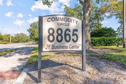 Propiedad comercial en venta en Orlando, Florida, 247.68 m2 № 2132876 - foto 5