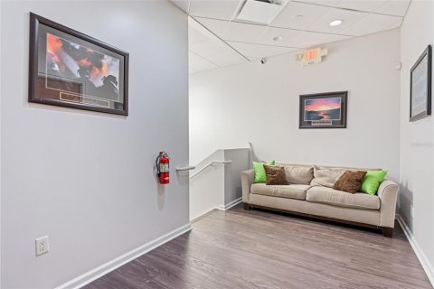 Propiedad comercial en venta en Orlando, Florida, 247.68 m2 № 2132876 - foto 22
