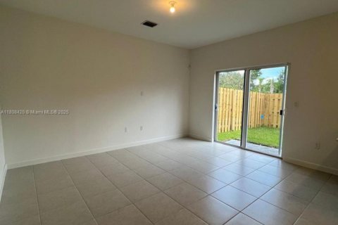 Townhouse in Coral Springs, Florida 3 bedrooms, 140.1 sq.m. № 1748037 - photo 3
