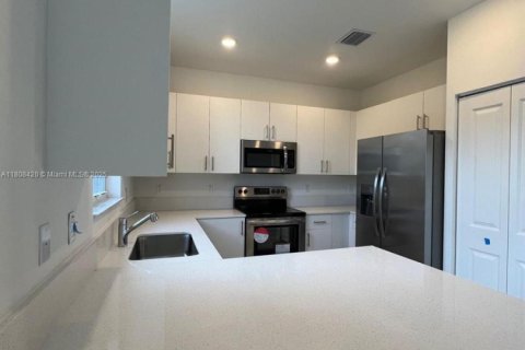 Townhouse in Coral Springs, Florida 3 bedrooms, 140.1 sq.m. № 1748037 - photo 8