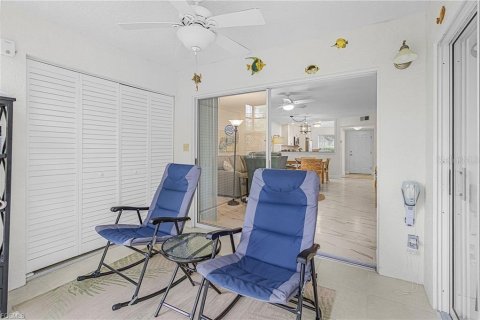 Condo in Fort Myers, Florida, 2 bedrooms  № 2117632 - photo 16