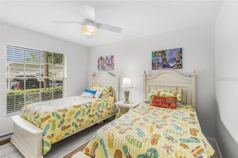 Condo in Fort Myers, Florida, 2 bedrooms  № 2117632 - photo 9