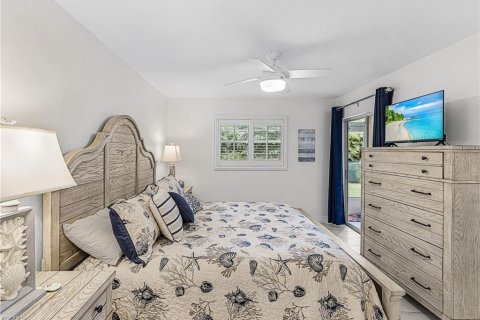 Condo in Fort Myers, Florida, 2 bedrooms  № 2117632 - photo 13
