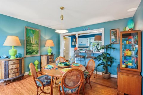 House in Tavares, Florida 2 bedrooms, 87.89 sq.m. № 1686403 - photo 6