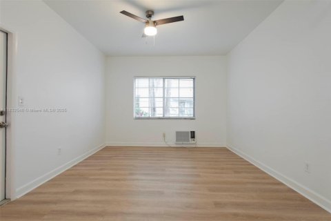 Copropriété à louer à Miami Beach, Floride: 42.36 m2 № 1811470 - photo 10