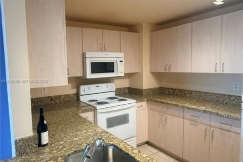 Снять в аренду кондоминиум в Корал-Гейблс, Флорида 1 спальня, 72.09м2, № 2005120 - фото 2
