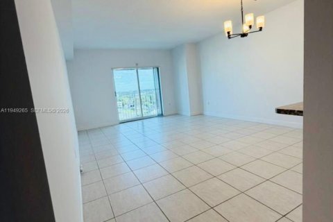 Condominio en alquiler en Coral Gables, Florida, 1 dormitorio, 72.09 m2 № 2005120 - foto 4