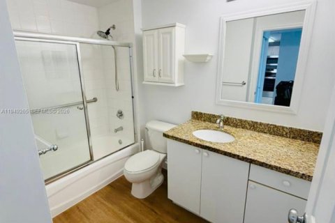 Condominio en alquiler en Coral Gables, Florida, 1 dormitorio, 72.09 m2 № 2005120 - foto 10