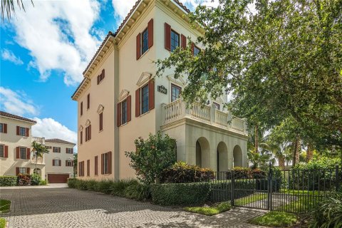 Condo in Vero Beach, Florida, 4 bedrooms  № 1549426 - photo 2